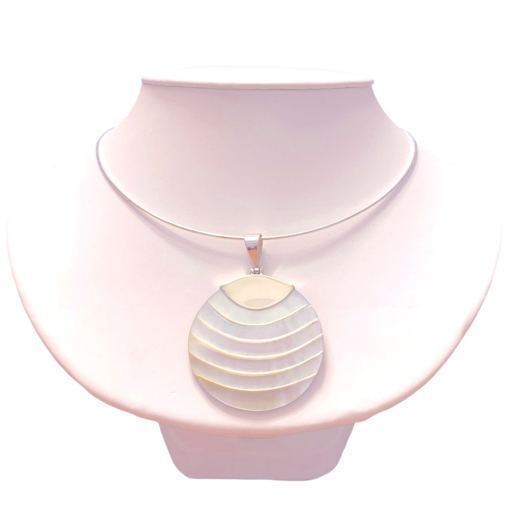 Stunning Mother of Pearl, 925 Sterling Neckace